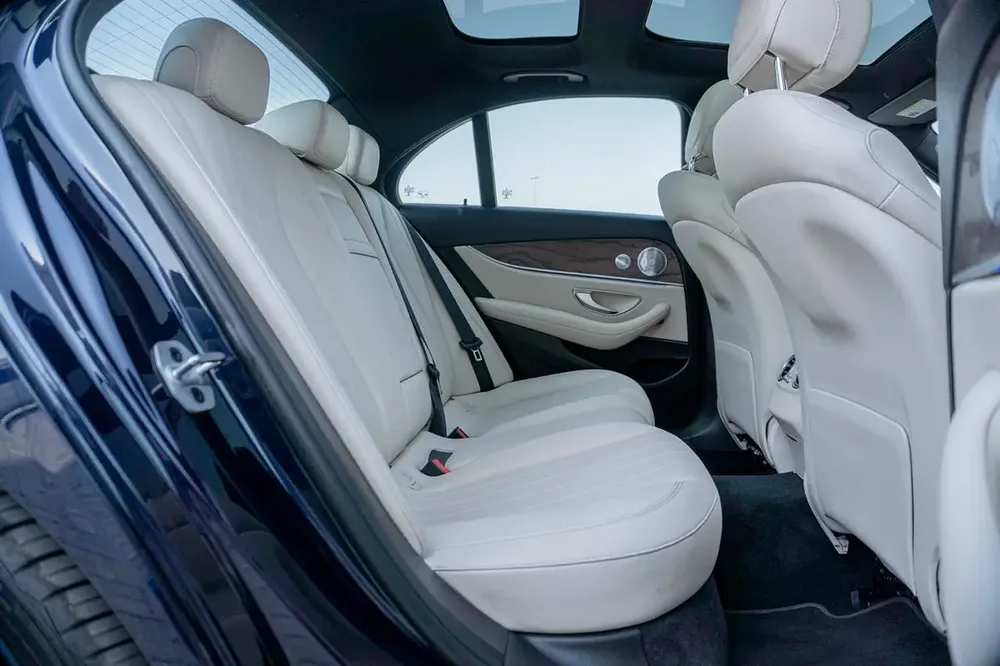 Mercedes-Benz E-Class E 350 2020 - American Specs clean title - Image 20