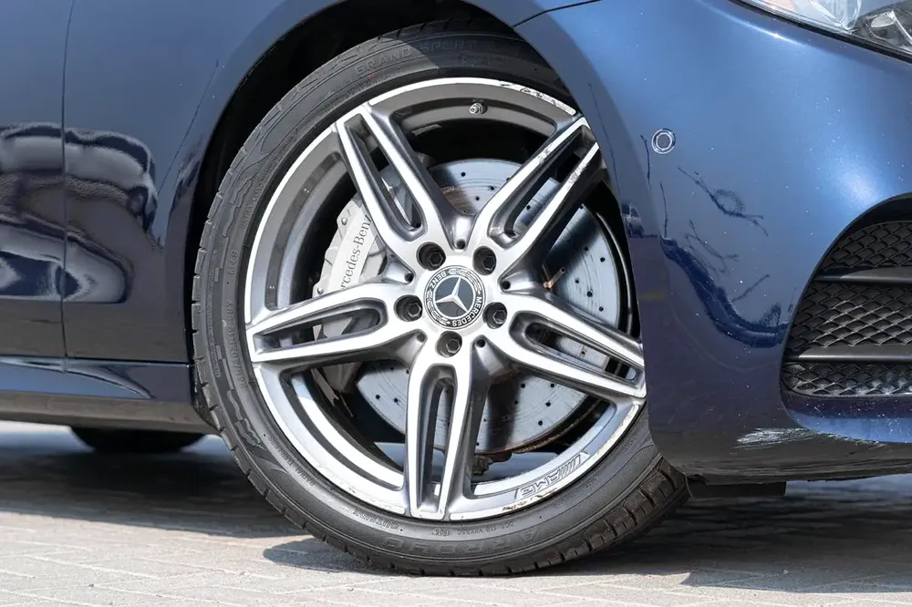 Mercedes-Benz E-Class E 350 2020 - American Specs clean title - Image 7