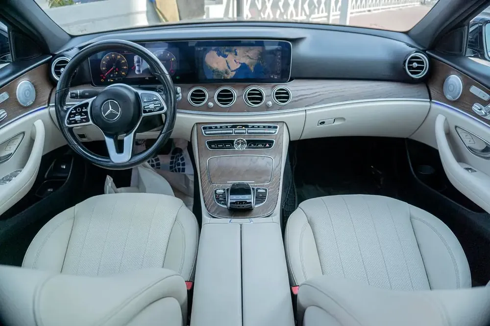 Mercedes-Benz E-Class E 350 2020 - American Specs clean title - Image 8