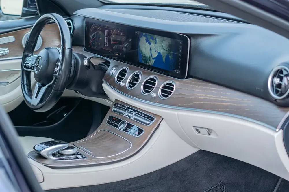 Mercedes-Benz E-Class E 350 2020 - American Specs clean title - Image 9