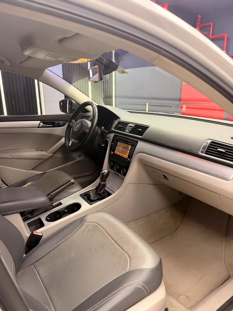 Perfect for a daily car 2014 GCC Specs good for its age - Image 8