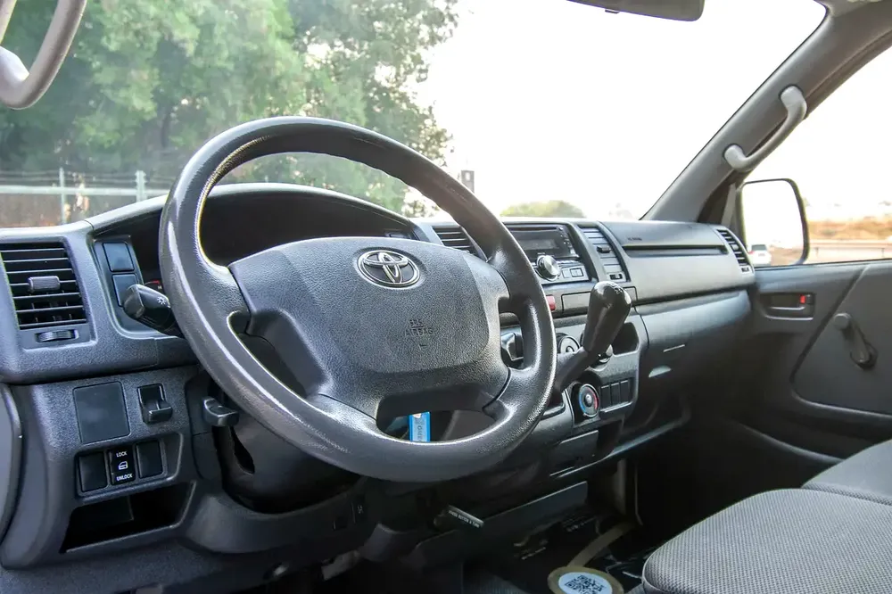 Toyota Hiace Standard Roof | Delivery Van | GCC Specs | Ref#T24064 - Image 10