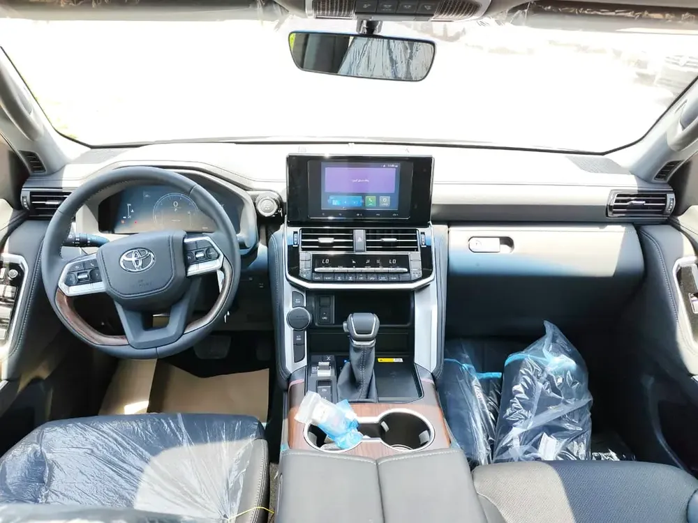 2026 Toyota Land Cruiser LC300 GXR High Option with Sunroof 4.0L V6 Petrol A/T 4WD Export Only - Image 12