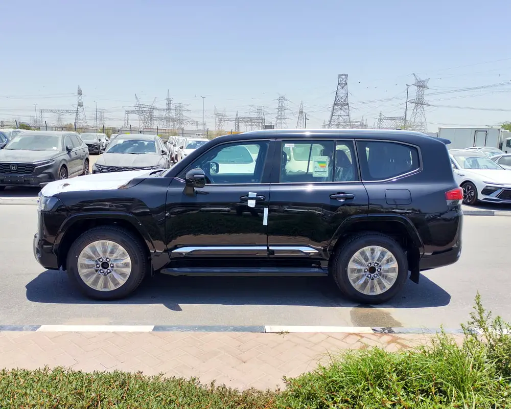 2026 Toyota Land Cruiser LC300 GXR High Option with Sunroof 4.0L V6 Petrol A/T 4WD Export Only - Image 4