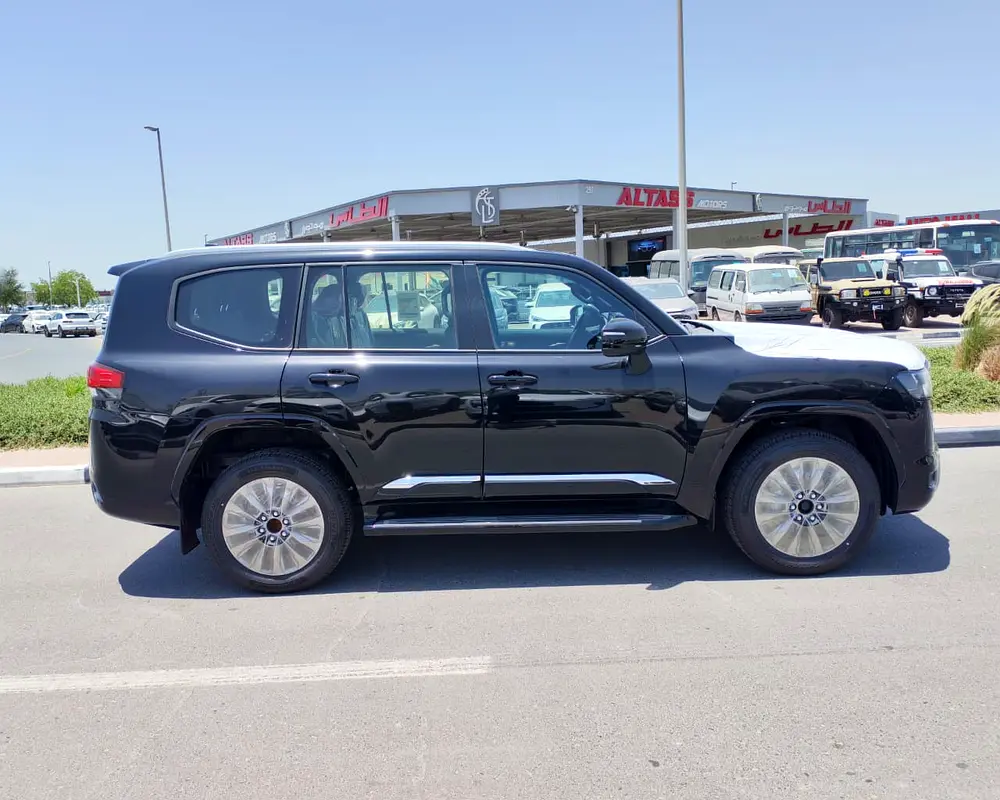 2026 Toyota Land Cruiser LC300 GXR High Option with Sunroof 4.0L V6 Petrol A/T 4WD Export Only - Image 5