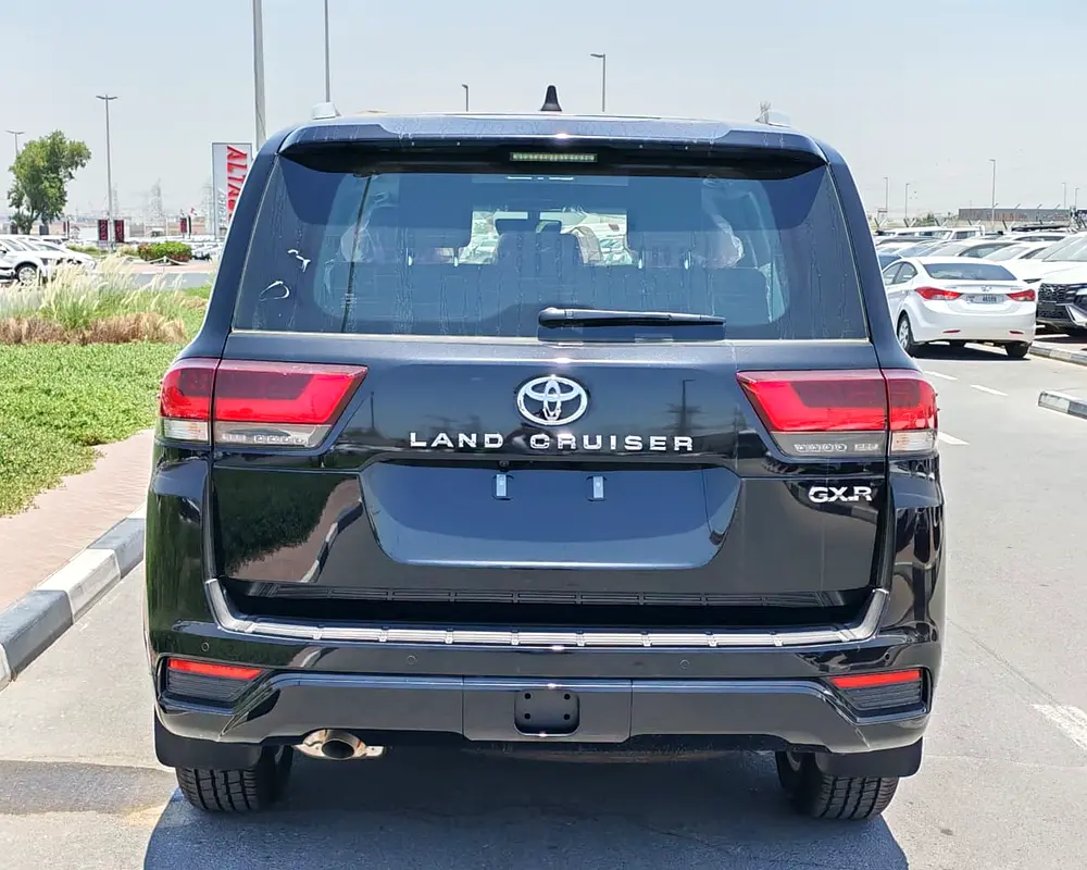 2026 Toyota Land Cruiser LC300 GXR High Option with Sunroof 4.0L V6 Petrol A/T 4WD Export Only - Image 8