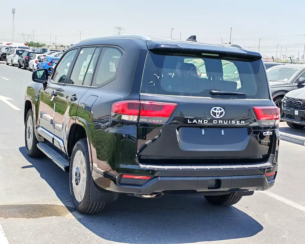 2026 Toyota Land Cruiser LC300 GXR High Option with Sunroof 4.0L V6 Petrol A/T 4WD Export Only - Image 9