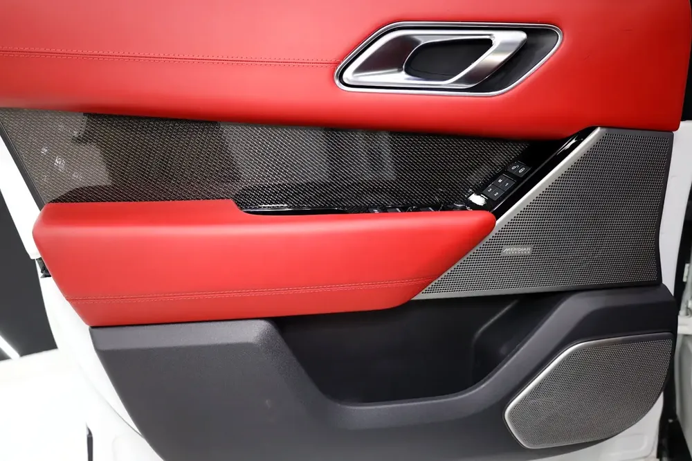 Range Rover Velar SV Autobiography, 2020, Rear-Seat Entertainment, Panoramic Roof, GCC Specs!! - Image 10