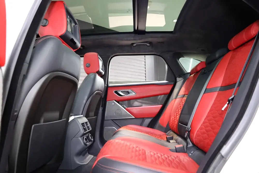 Range Rover Velar SV Autobiography, 2020, Rear-Seat Entertainment, Panoramic Roof, GCC Specs!! - Image 9