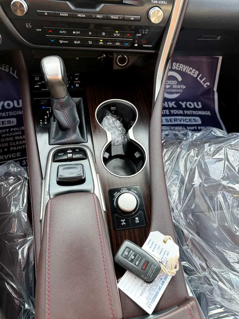 Lexus RX 350 Prestige 2017 4x4 - American Specs - GCC Car - Image 16