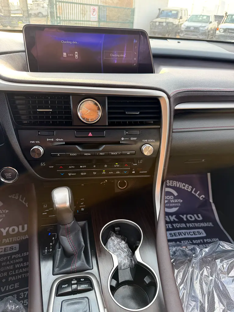 Lexus RX 350 Prestige 2017 4x4 - American Specs - GCC Car - Image 17