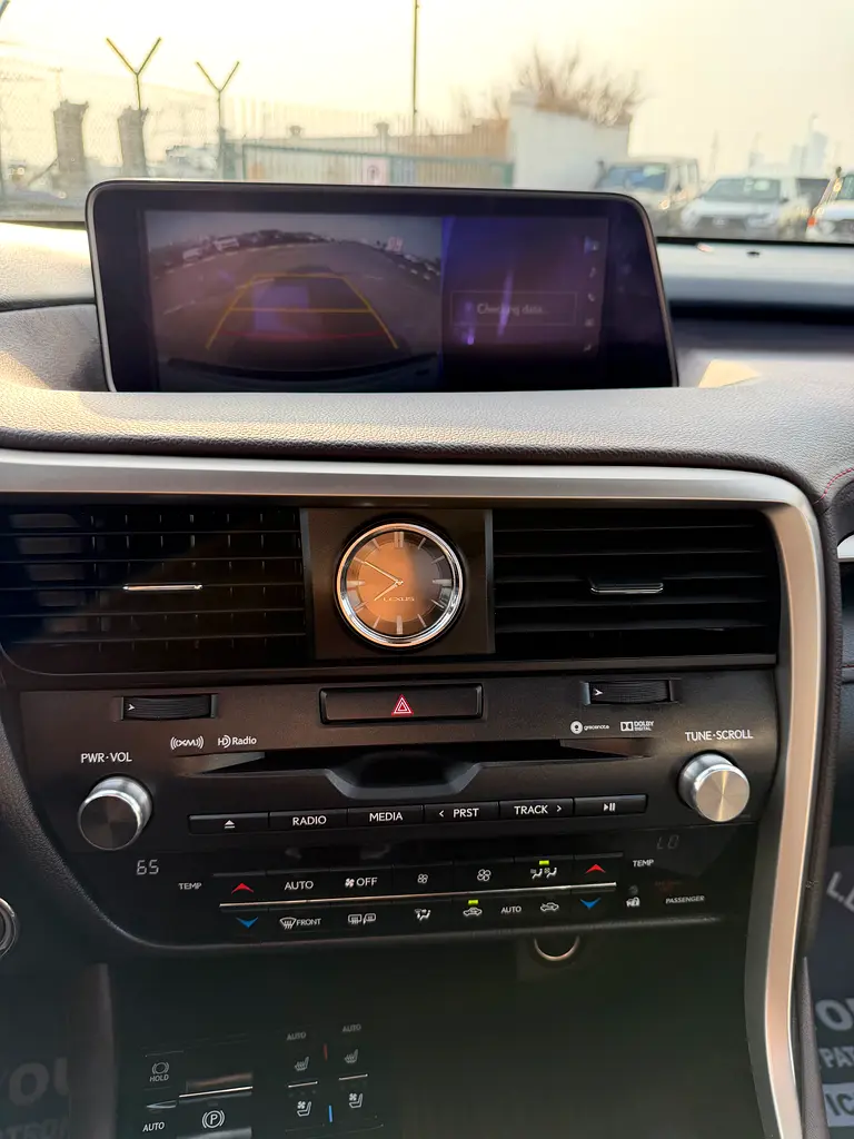 Lexus RX 350 Prestige 2017 4x4 - American Specs - GCC Car - Image 18