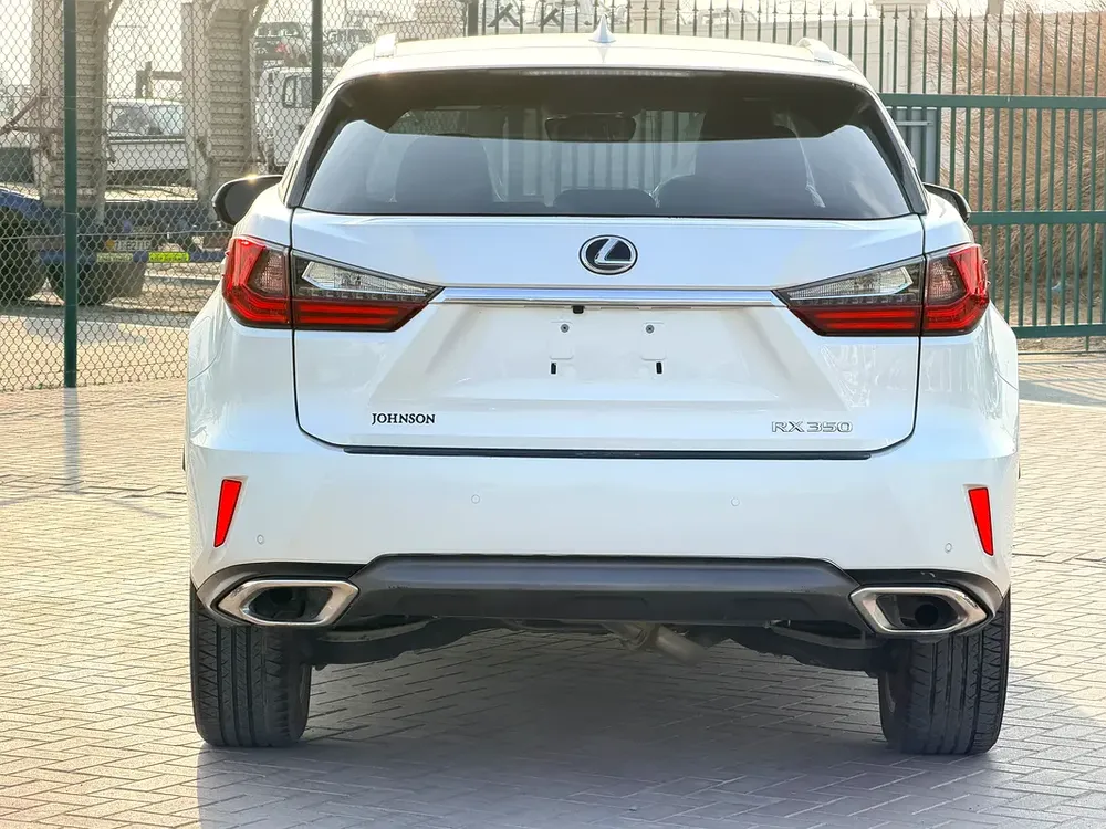 Lexus RX 350 Prestige 2017 4x4 - American Specs - GCC Car - Image 7