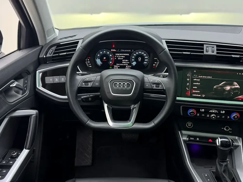 Q3 PROGRESS BLACK 35 TFSI | Warranty | Service - Image 10