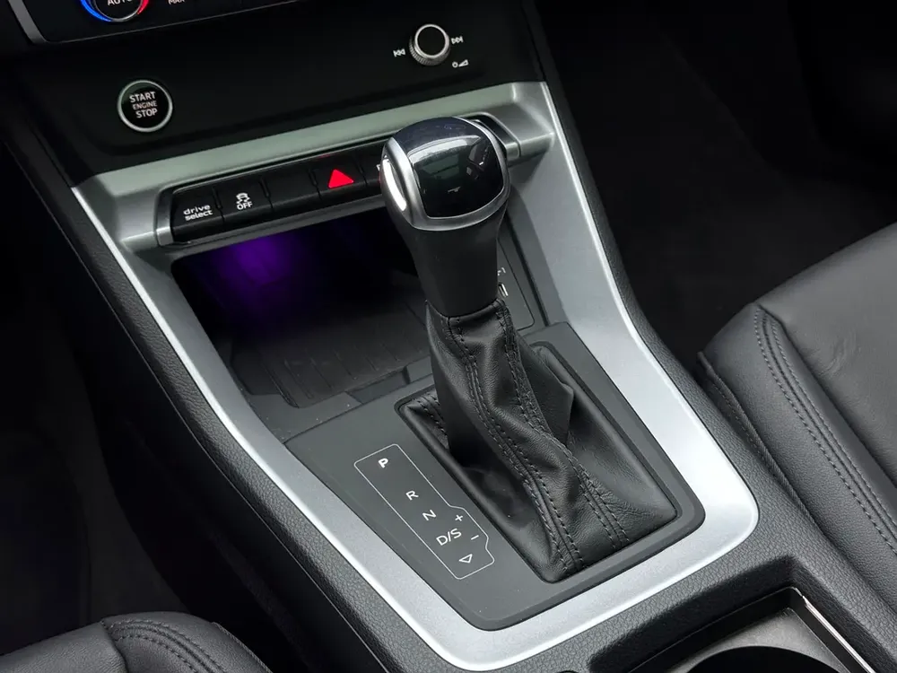 Q3 PROGRESS BLACK 35 TFSI | Warranty | Service - Image 13