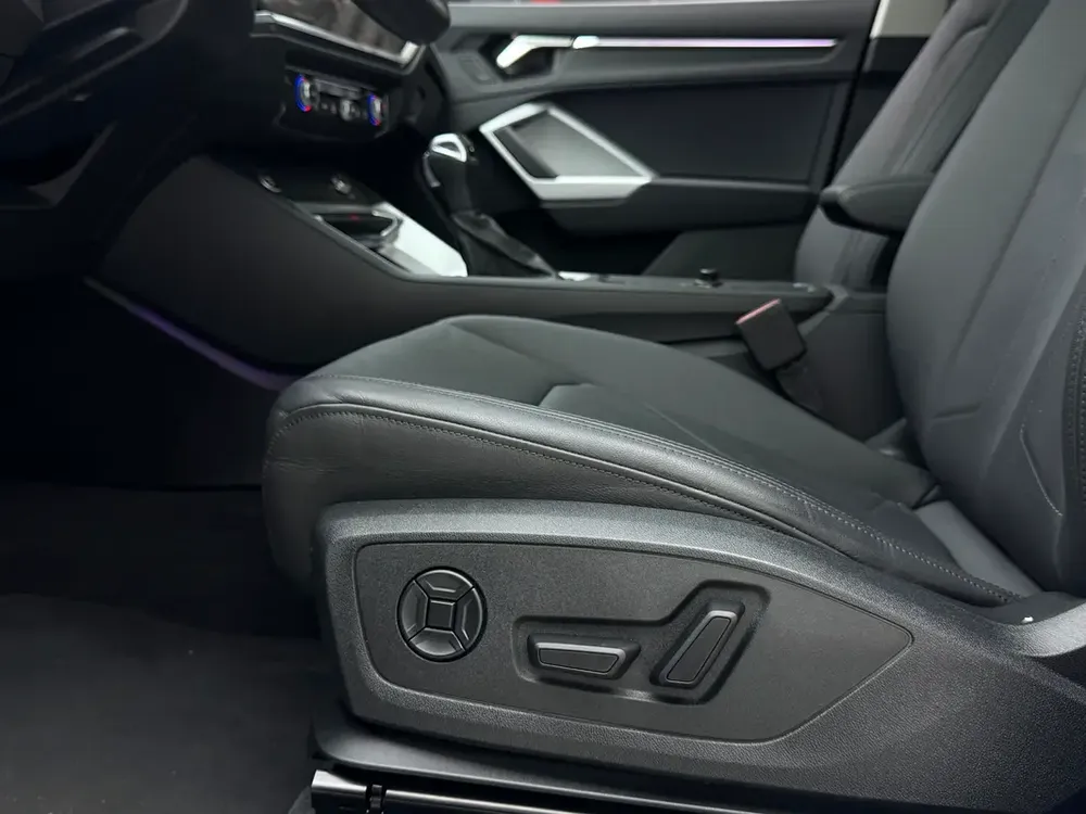 Q3 PROGRESS BLACK 35 TFSI | Warranty | Service - Image 16