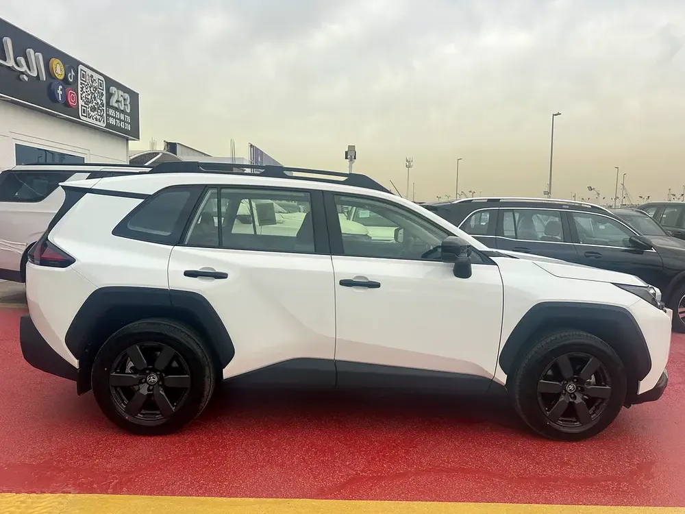 2026 Toyota Rav 4 XLE - GCC Specs - Perfect Condition! - Image 4
