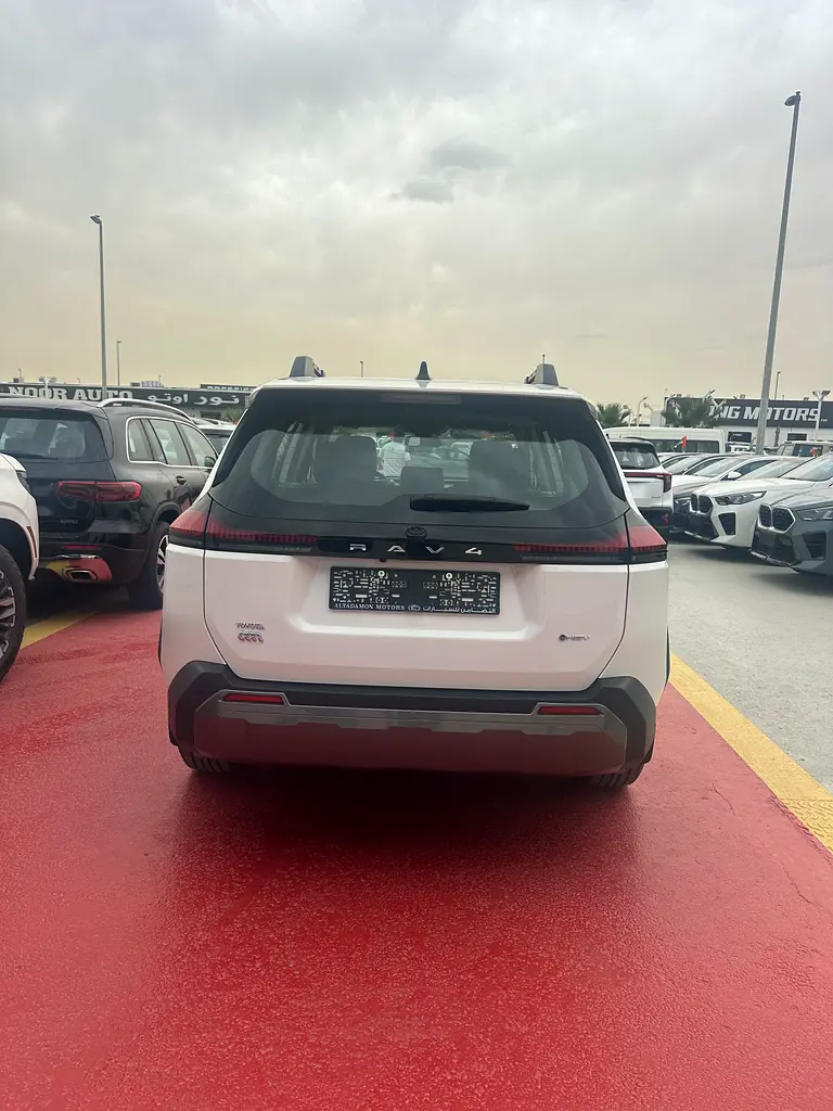 2026 Toyota Rav 4 XLE - GCC Specs - Perfect Condition! - Image 6