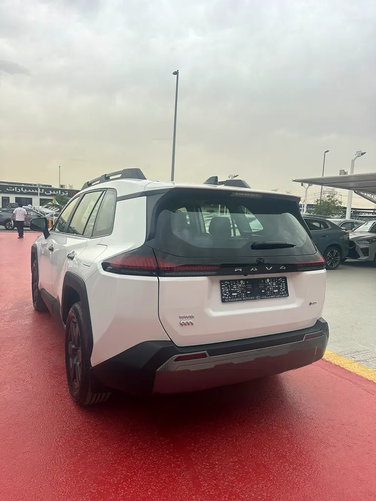 2026 Toyota Rav 4 XLE - GCC Specs - Perfect Condition! - Image 7