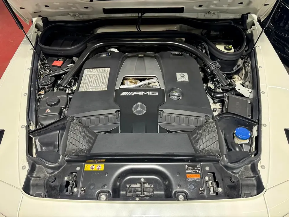 BENZ G63 AMG | 2021 | 27000Kms | RED INTERIOR | MINT CONDITION | FRESH JAPAN IMPORT - Image 9