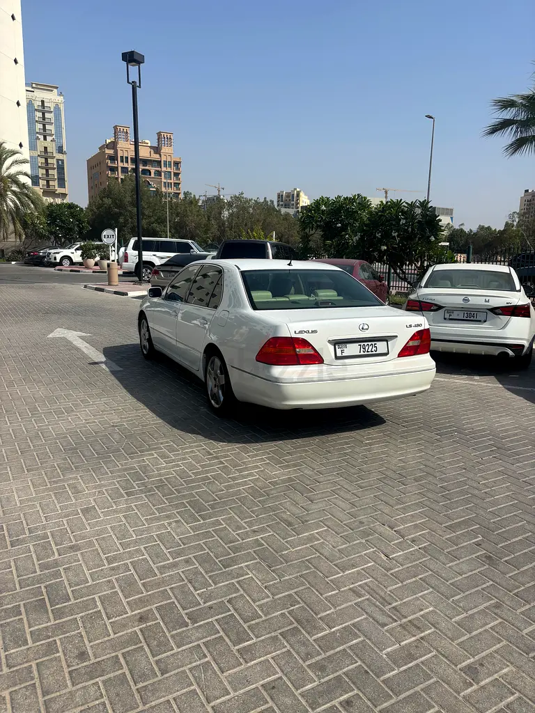 Lexus LS430 2001 in perfect condition - Image 7