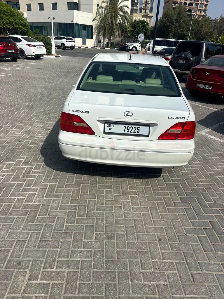 Lexus LS430 2001 in perfect condition - Image 8