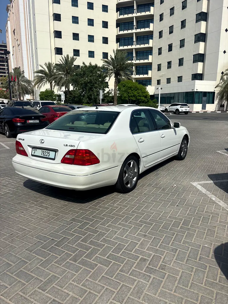 Lexus LS430 2001 in perfect condition - Image 9