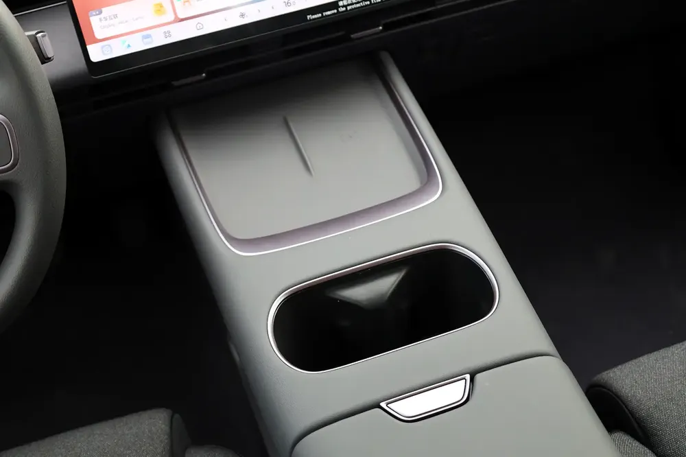 Nissan N6 180 Air 1.5L PHEV AT 2026 Only for EXPORT - Image 15