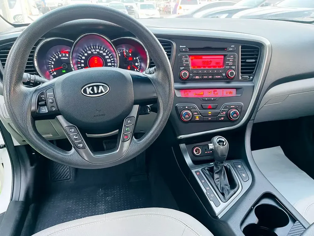 Kia Optima 2010 GCC | Well Maintained | Luxury Sedan | - Image 10