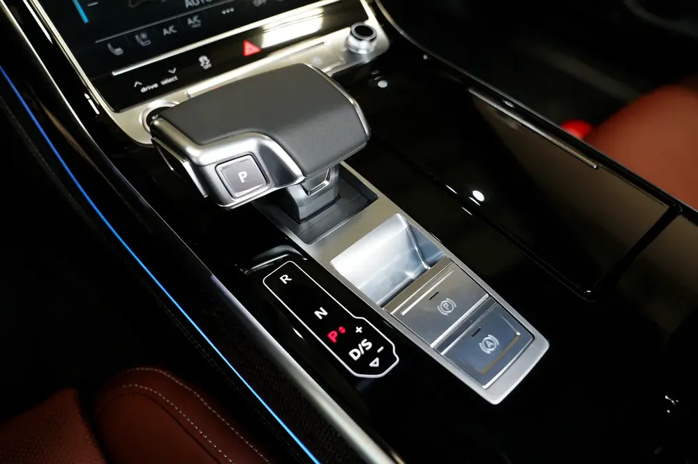 Audi A8L 55 TFSI Quattro - 2023 - Image 10