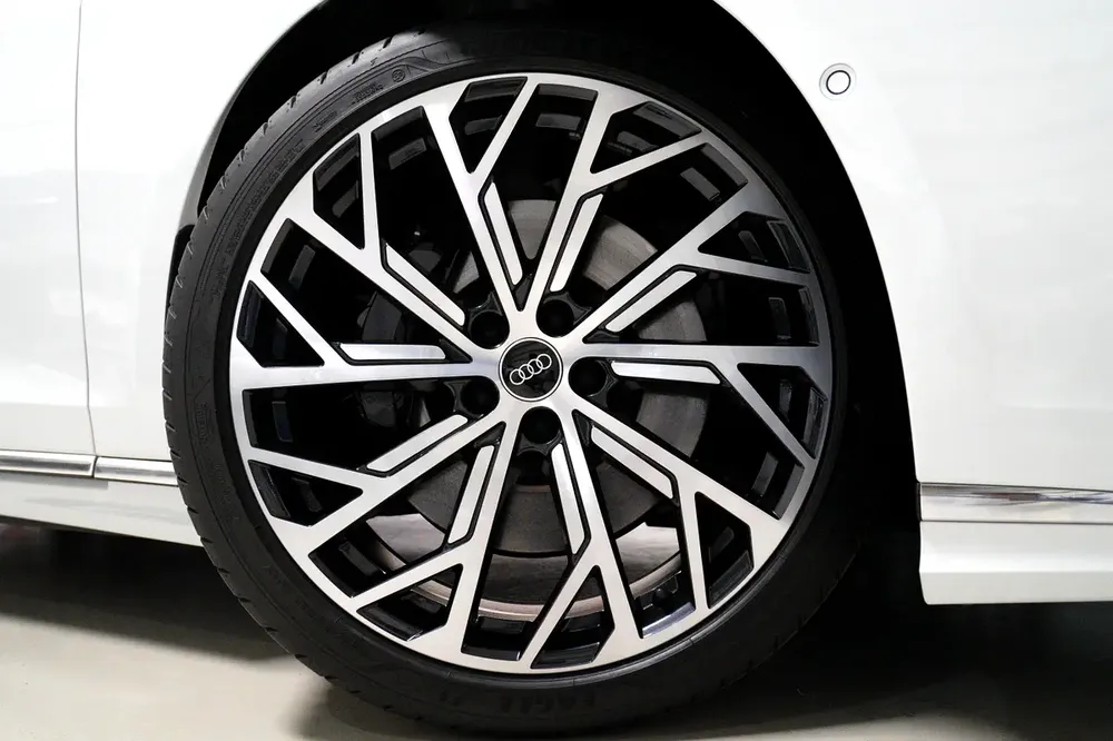 Audi A8L 55 TFSI Quattro - 2023 - Image 14