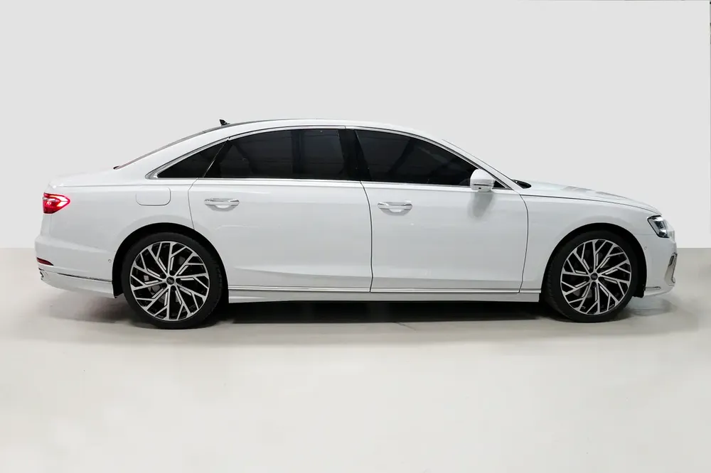 Audi A8L 55 TFSI Quattro - 2023 - Image 15