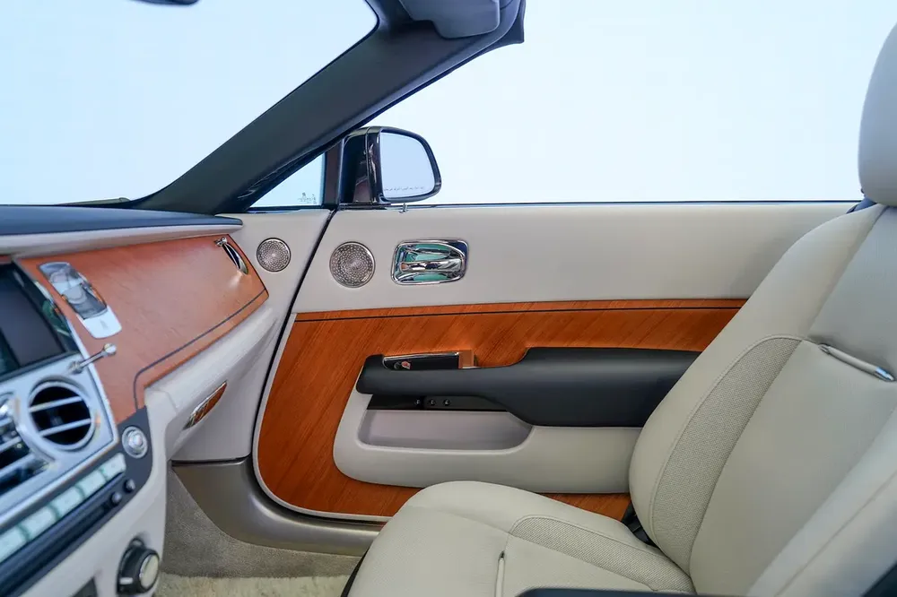 4 BUTTONS | BESPOKE AUDIO | GCC | WOOD TROM INTERIOR | DAWN | WARRANTY AVAILABLE - Image 10