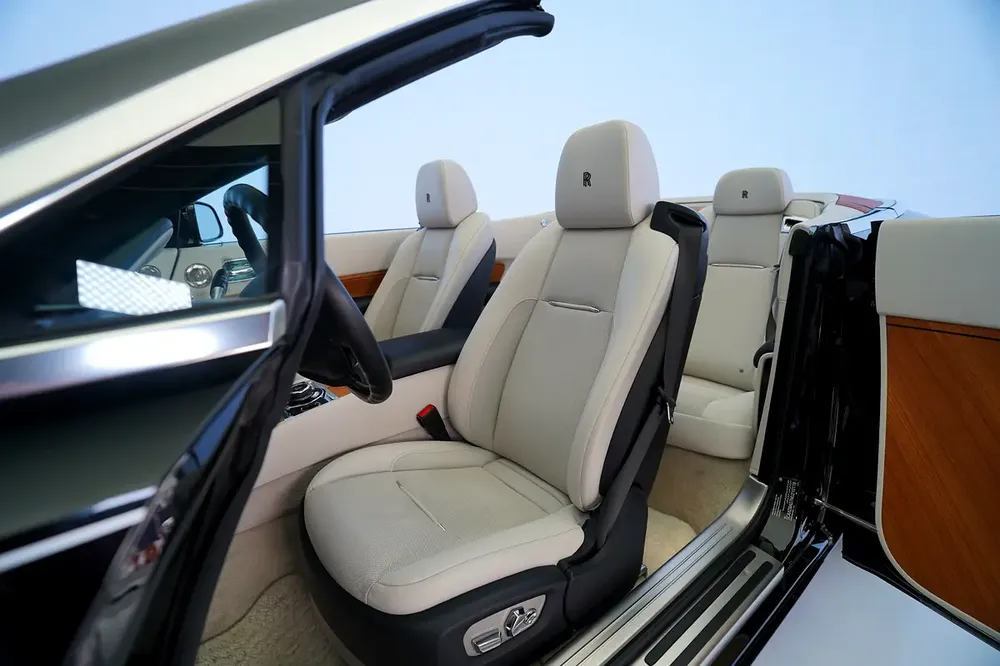 4 BUTTONS | BESPOKE AUDIO | GCC | WOOD TROM INTERIOR | DAWN | WARRANTY AVAILABLE - Image 11