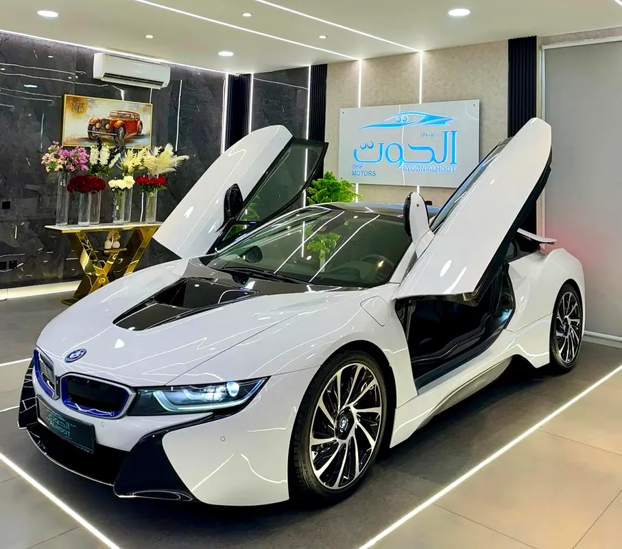 ELITE BMW I8 || GCC II FULLY LOADED || ACCIDENT FREE || VERY LOW MILEAGE || F.S.H BMW - Image 14