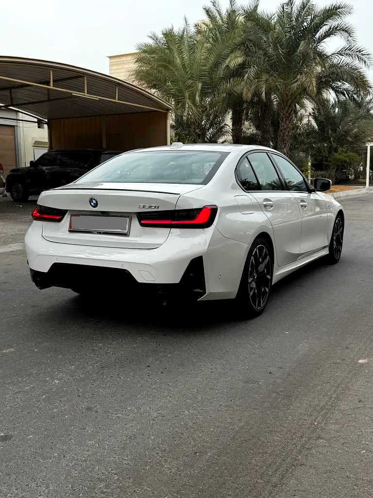 BMW 330I M Sport package , 5 Years Service and Warranty package - Image 4