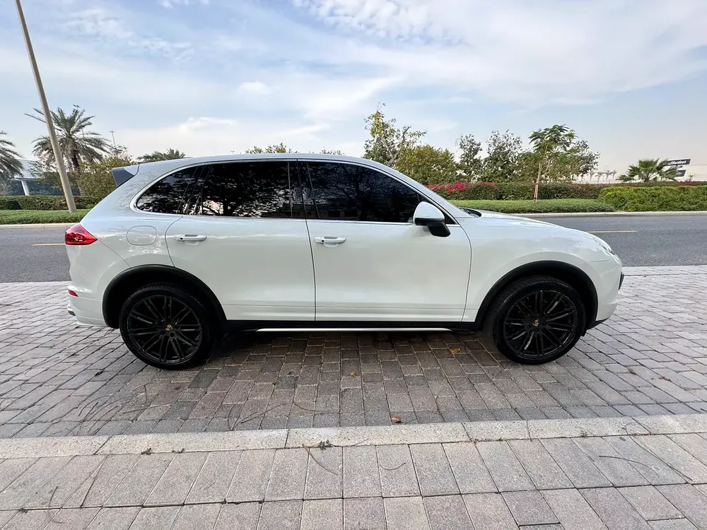 2016 Porsche Cayenne Standard - GCC Specs - Excellent Condition! - Image 4