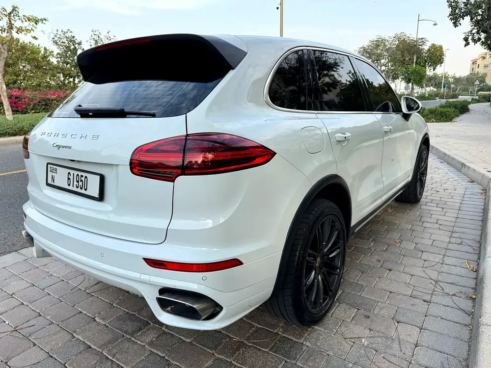 2016 Porsche Cayenne Standard - GCC Specs - Excellent Condition! - Image 5