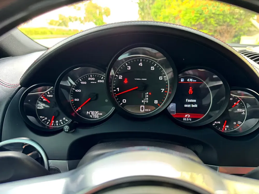 2016 Porsche Cayenne Standard - GCC Specs - Excellent Condition! - Image 8