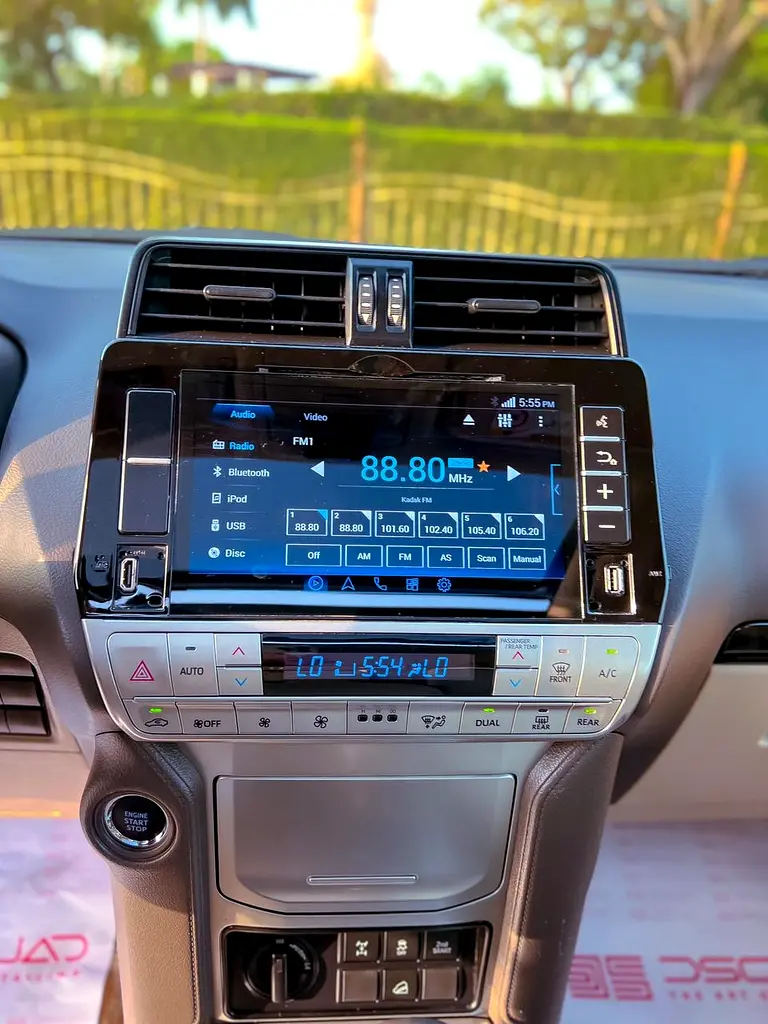 Toyota Prado GXR V6 2019 GCC Sunroof Clean Car - Image 10