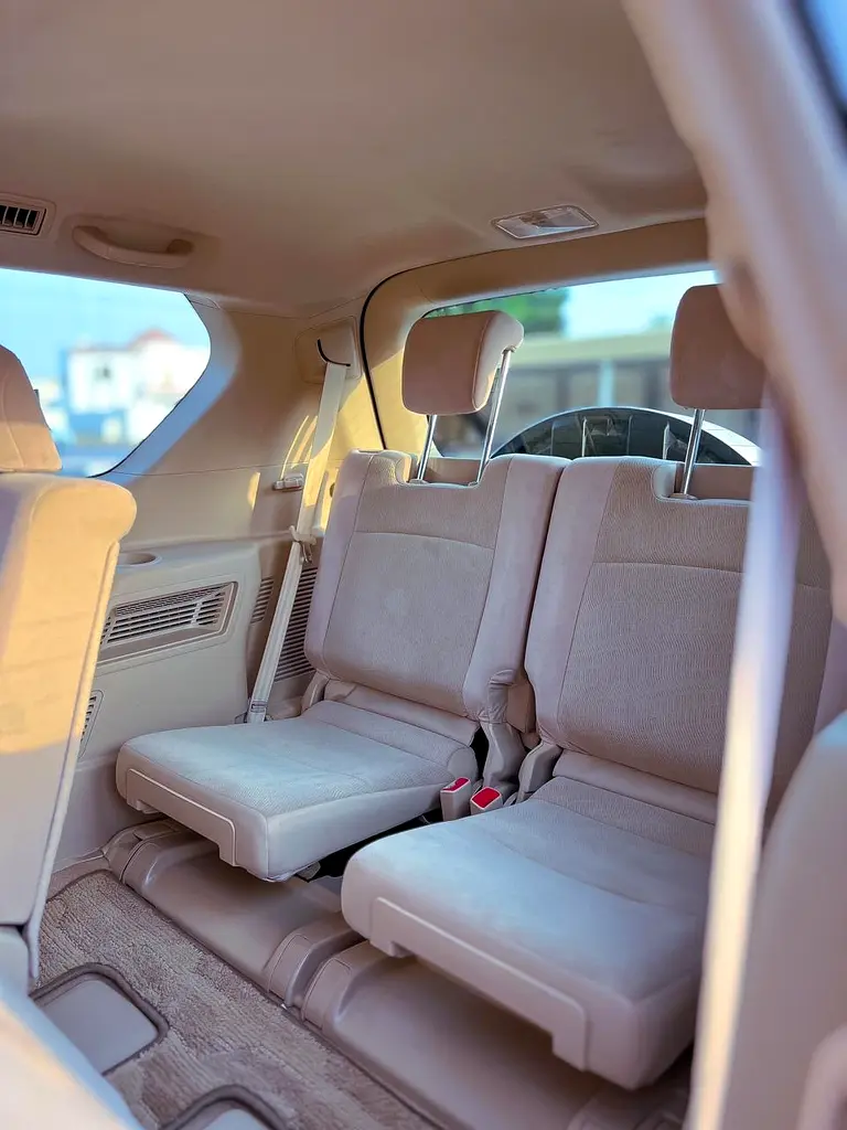 Toyota Prado GXR V6 2019 GCC Sunroof Clean Car - Image 13