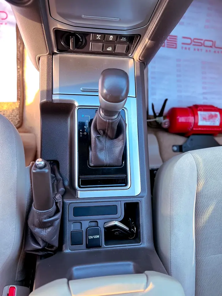 Toyota Prado GXR V6 2019 GCC Sunroof Clean Car - Image 15