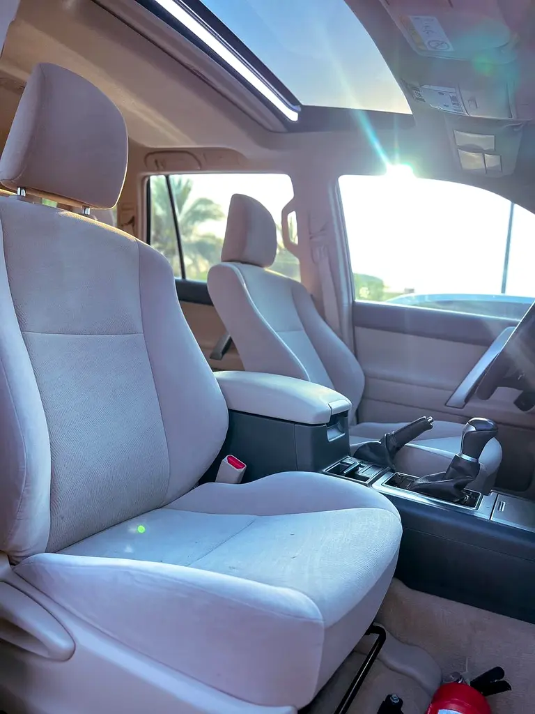 Toyota Prado GXR V6 2019 GCC Sunroof Clean Car - Image 8