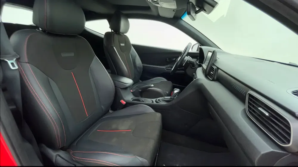 AED 665/month | 0 Downpayment | Free 3 Months Warranty | 30 Day Return | HYUNDAI VELOSTER 2019 - Image 6