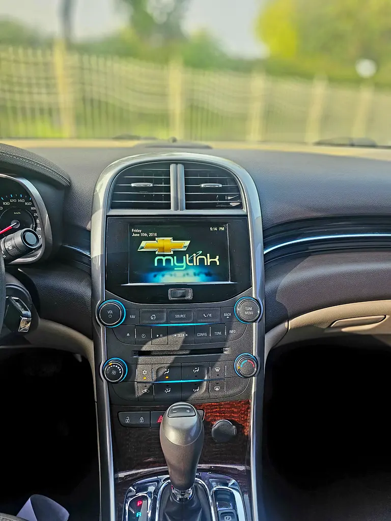 Chevrolet Malibu LT 2016 - GCC Specs - Well Maintained - Image 12