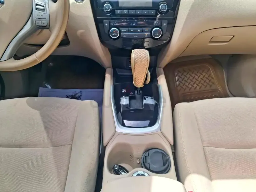 Nissan XTrail SV GCC 4WD Premium Condition with Low KM. - Image 6
