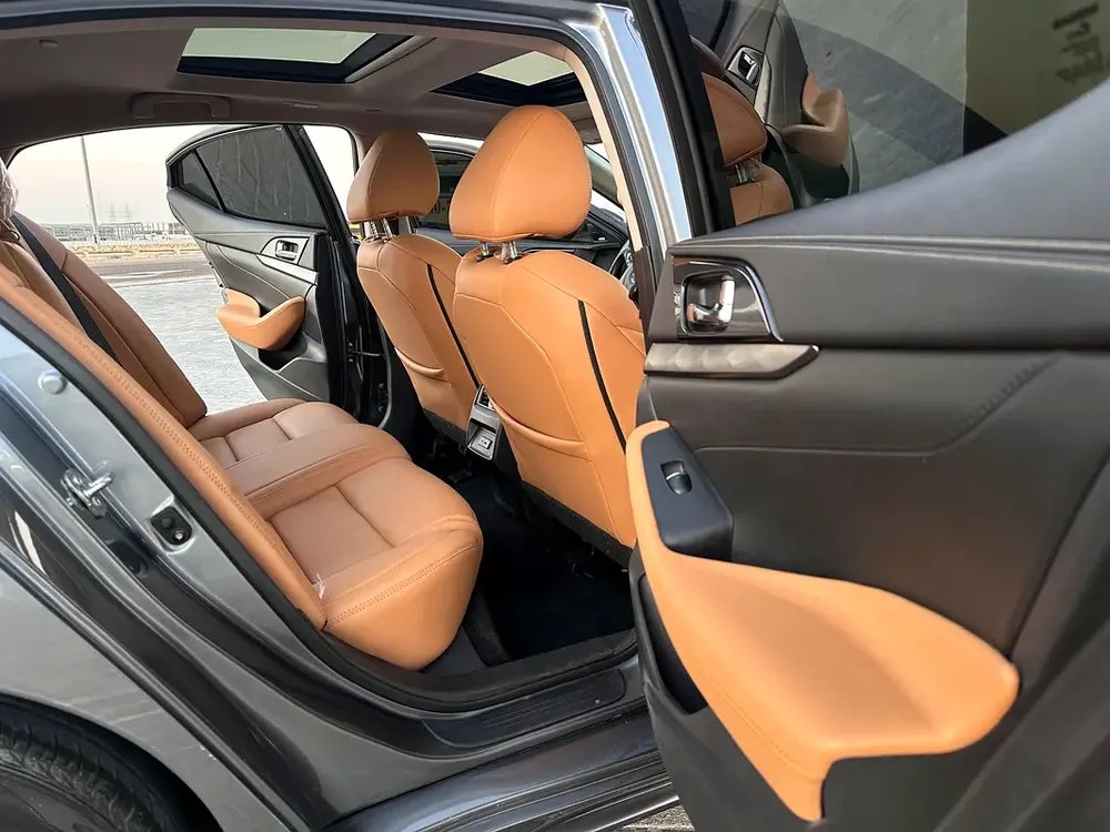 Nissan Maxima SL 2019 imported full option panoramic sunroof super clean car - Image 13