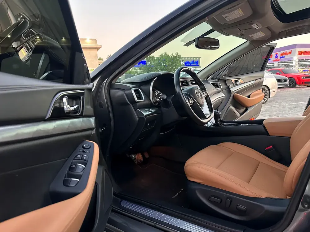 Nissan Maxima SL 2019 imported full option panoramic sunroof super clean car - Image 7