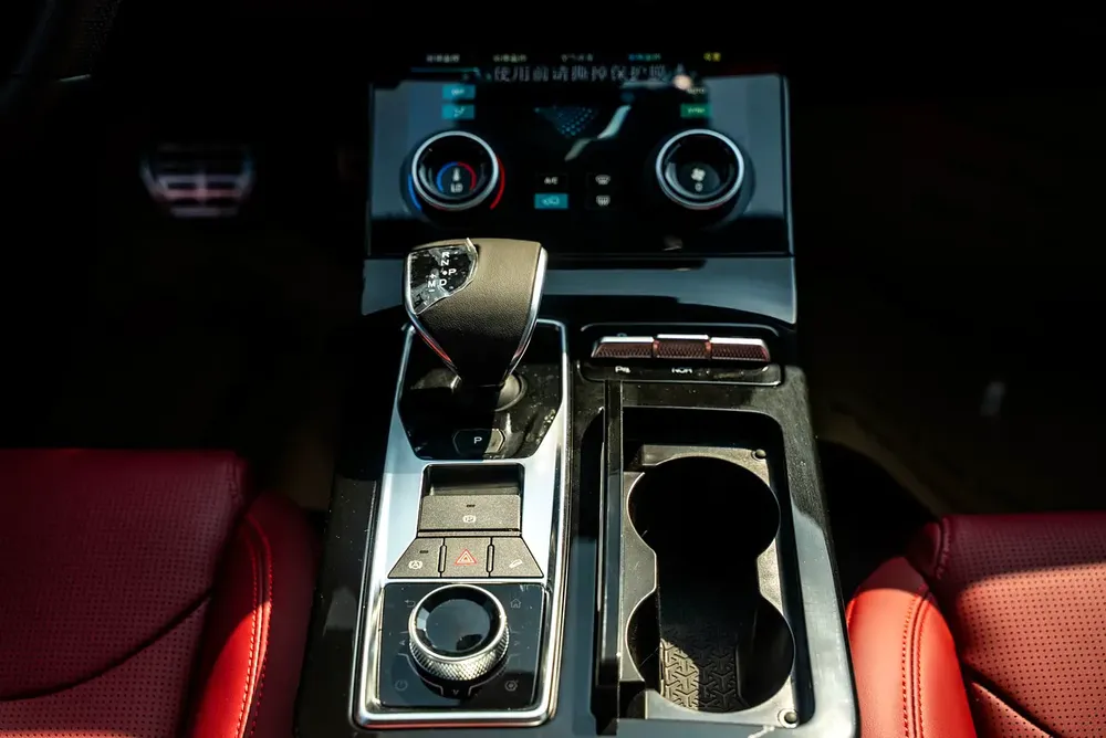 Jetour X70 Plus Luxury 2025 Low Mileage GCC 1.6L Turbo 4 Cylinders - Image 8
