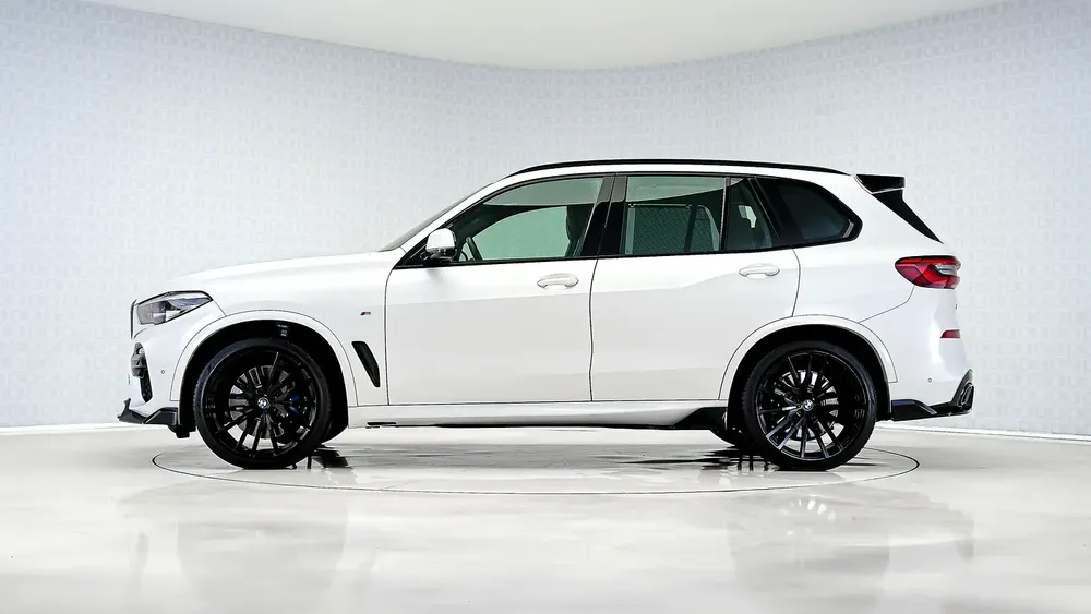 Special Offer | AED 2,947 PM | High Option, Styling Package | X5 xDrive40i M Sport - Image 11
